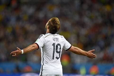 13.07.2014, Fussball WM 2014 - Finale: Deutschland - Argentinien in Rio de Janeiro, Maracana Stadion. Torjubel von Mario Götze (Deutschland) nach seinem Siegtor zum 1:0, das Goldene Tor zum WM-Sieg 2014. 