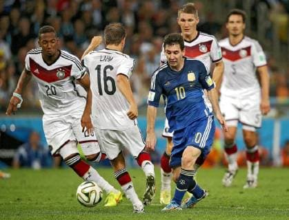 vl.: Jerome Boateng (GER), Philipp Lahm (GER), Lionel Messi (ARG), Bastian Schweinsteiger (GER) und Mats Hummels (GER) Deutschland - Argentinien, Finale, WM 2014, 13.07.2014 EP_CEZ