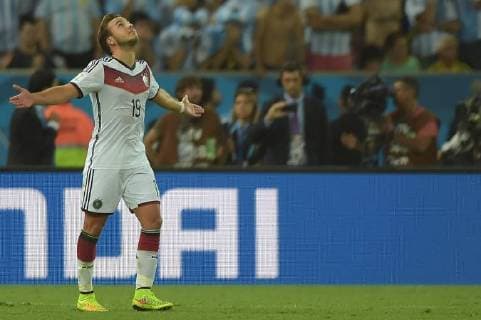 13.07.2014, xbtx, Fussball WM 2014, Finale Deutschland - Argentinien, v.l. Mario Götze (Deutsche Fussball Nationalmannschaft DFB) Torjubel, Goal celebration, celebrate the goal 1:0
