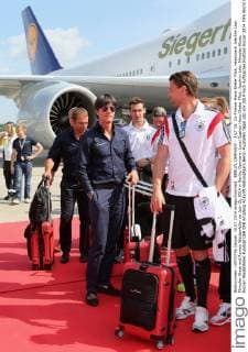 BERLIN, GERMANY - JULY 15: Co-Trainer Hans-Dieter Flick, Headcoach Joachim Löw, Miroslav Klose and Roman Weidenfeller on July 15, 2014 in Berlin, Germany. Local Caption Hans-Dieter Flick; Joachim Löw; Miroslav Klose; Roman Weidenfeller