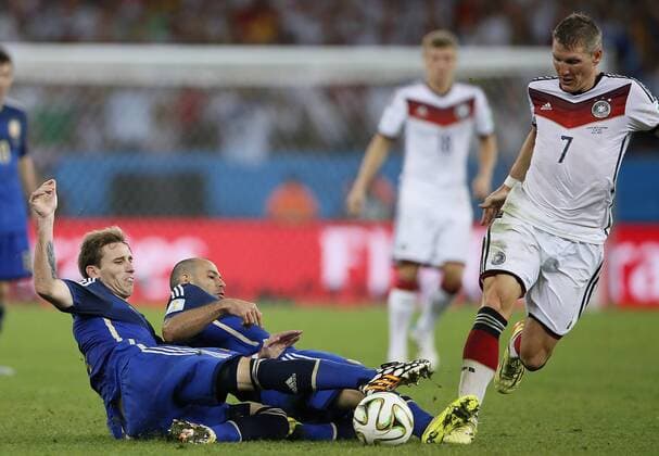 Javier Mascherano - Lucas Biglia - Bastian Schweinsteiger -- WM Finale 2014 - Deutschland - Argentinien - Estadio Maracana (Rio de Janeiro,)