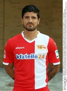 Baris Özbek Portrait Portraet Porträt Einzelbild 1. FC Union Berlin Fototermin zweite 2. Bundesliga DFL 16.07.2014 Fußball Fussball Stadion an der Alten Försterei Berlin Herren Saison 2014 2015
