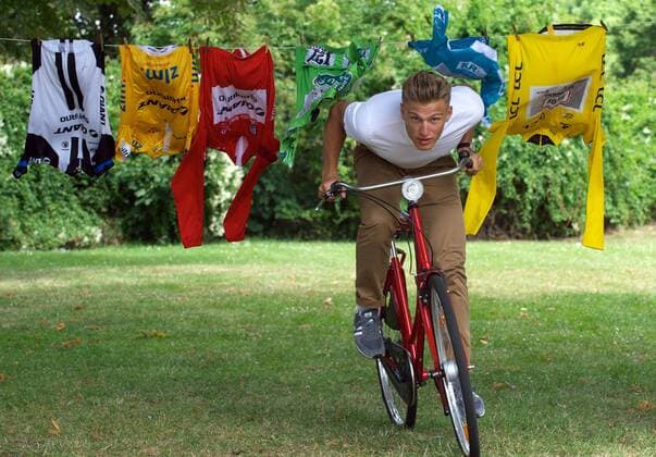 Radsport 24.06.2014 Team Giant-Shimano Marcel KITTEL GER trikots von rechts nach links Führender Tour de France (Gelb) Führender Türkei Rundfahrt (tuerkis)bester Sprinter Tour de France (Gruen) bester Sprinter Giro d Italia (Rot) Führender SterZLM Tour (Gelb) Team Trikot GIANT SHIMANO