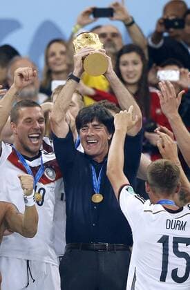 LÖW Joachim Bundestrainer Team Deutschland jubelt bei der Siegerehrung mit dem WM Pokal FIFA Fussball Weltmeisterschaften 2014 Finale Spiel Deutschland gegen Argentinien am 13.Juli 2014 in Rio de Janeiro 