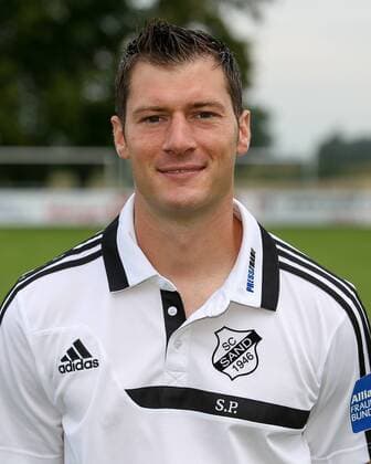 Fussball, Allianz Frauen-Bundesliga, SC Sand (Teamshooting), Simon Panter (Torwarttrainer), Porträt, Portrait, xozx