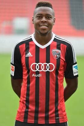 Roger de Olivera Bernardo (FC Ingolstadt), Einzelbild, FC Ingolstadt 04, Fussball, Männer, , 2. Bundesliga, Saison 2014 2015