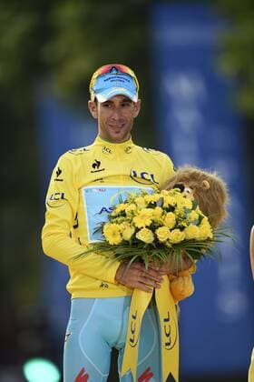 NIBALI Vincenzo ITA of Astana Pro Team maillot jaune vainquer du tour de France 2014 podium - Tour de France - Etappe 21 - Evry Paris Champs Elysees - 27 07 2014 Photonews 