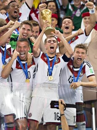 Rio de Janeiro, 13.07.2014, Estadio do Maracana Lukas Podolski (Deutschland), Torwart Ron-Robert Zieler (Deutschland), Philipp Lahm (Deutschland), Thomas Müller (Deutschland), Mesut Özil (Deutschland) Deutschland - Argentinien mm