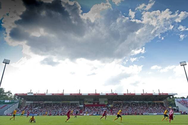 Fussball, 3. Liga, Saison 2014 15, FC Energie Cottbus, Sonntag (03.08.14), Stadion der Freundschaft, Cottbus. Stadionuebersicht mit HauptTribüne. RM001