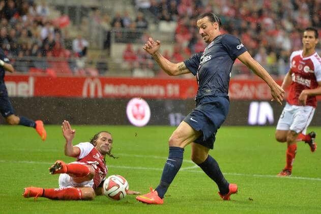 Zlatan IBRAHIMOVIC - MICKAEL TACALFRED - FAUTE - PENALTY FOOTBALL : Reims vs PSG - Ligue 1 - 08 08 2014 AnthonyBIBARD FEP Panoramic 