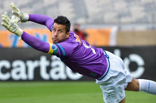 Fabio goleiro do Cruzeiro durante partida entre Cruzeiro vs FC Santos valida pelo Campeonato Brasileiro realizado no Estadio Mineirao. Belo Horizonte MG, Brasil 17 08 2014. x(2203)xDanielxOliveirax xFotoarex  (26247)