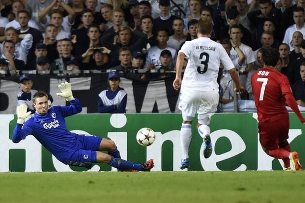 Copenhagen, Denmark, football, UEFA Champions League qualification: FC Copenhagen - Bayer Leverkusen. Heung-Min Son, Bayer Leverkusen scores to 2-3 
