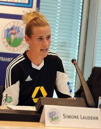 26.08.2014, xnrx, Fussball 1.Bundesliga Damen, 1.FFC Frankfurt Pressekonferenz, v.l. Simone Laudehr (1.FFC Frankfurt)