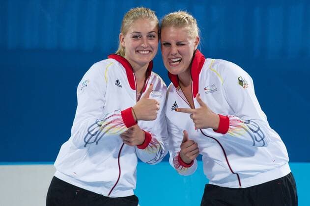 26.08.2014, Nanjing, Youth Olympic Sports Park Youth Olympic Games 2014, Siegerehrung 3. Platz Bronze Bronzemedaille: Lisa Arnholdt, Sarah Schneider (GER)