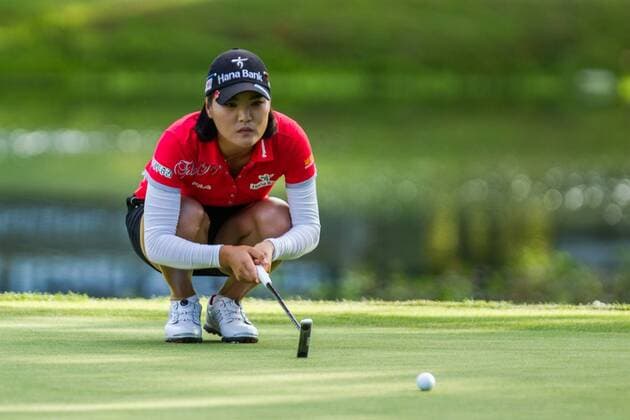 Aug. 31, 2014 - Portland, OR, USA - MI JUNG HUR lines up her shot on hole 18 during the LPGA Golf Damen Portland Classic at Columbia Edgewater Country Club in Portland, OR on August 31, 2014. Sports News - Aug. 31, 2014  - ZUMAb13