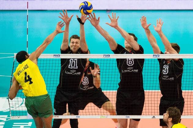 01.09.2014, Spodek, Kattowitz Volleyball, FIVB Volleyball Men s World Championsship 2014, Deutschland (GER) vs. Brasilien Angriff Wallace de Souza ( 4 BRA) - Block Dreierblock Lukas Kampa ( 11 GER), Marcus Böhme Boehme ( 8 GER), Sebastian Schwarz ( 3 GER)