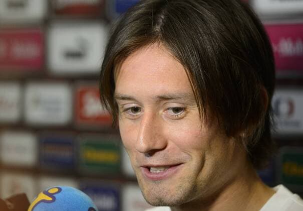 Player of Czech national soccer team Tomas Rosicky is seen during a meeting with media prior to the friendly soccer match against USA and qualification match against Netherlands in Prague, Czech Republic, September 1, 2014. (CTKxPhoto MichalxKamaryt) CTKPhotoOF201409010646801  kmt 3