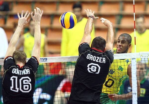 KATOWICE , SPODEK HALL 01.09.2014 VOLLEYBALL MEN FIVB MEN S VOLLEYBALL WORLD CHAMPIONSHIP 2014 ROUND I POOL B BRASIL - GERMANY: MAX GÜNTHÖR ( GERMANY ) GEORG GROZER ( GERMANY ) RICARDO LUCARELLI ( BRASIL )  140901MIN020