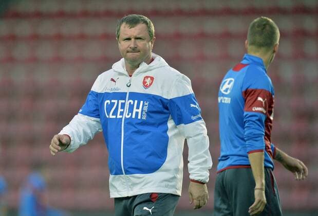 Czech Republic national team trains prior to the soccer friendly match Czech Republic vs USA on September 2, 2014 in Prague, Czech Republic. Pictured coach Pavel Vrba. (CTKxPhoto MichalxDolezal) CTKPhotoOF201409020893301  dol 009