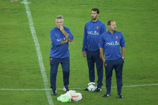 (L-R) coach Guus Hiddink of Holland, assistant trainer Ruud van Nistelrooij of Holland, assistant trainer Danny Blind of Holland during the training session of The Netherlands in Bari on September 3, 2014 in Bari, Italy. Netherlands Training session in Bari 2014 2015 xVIxxIVx 2600592
