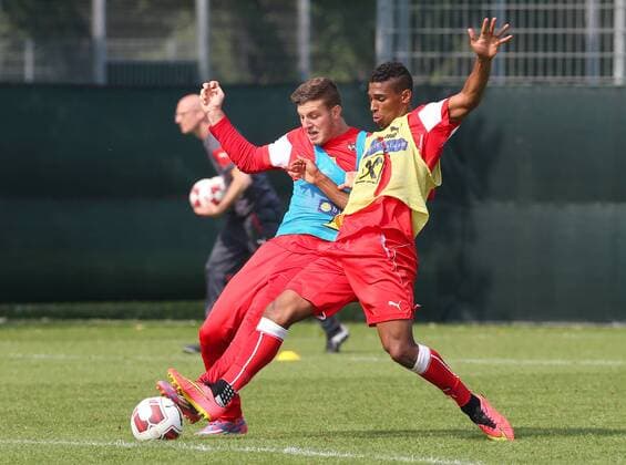 SOCCER - VIENNA,AUSTRIA,04.SEP.14 - SOCCER - training team AUT. Image shows Kevin Wimmer and Rubin Okotie (AUT). 
