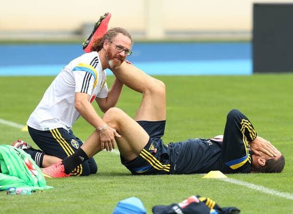 SOCCER - UEFA EURO 2016 quali, AUT vs SWE, preview VIENNA,AUSTRIA,07.SEP.14 - SOCCER - UEFA European Championship 2016, qualification, OEFB international match, Austria vs Sweden, final training team SWE. Image shows Zlatan Ibrahimovic (SWE) and and a caretaker. 