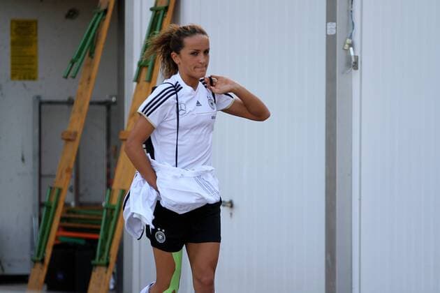 09.09.2015 Neu-Isenburg Training Frauen-Nationalmannschaft vor den Qualifikationsspielen zur WM 2015 in Kanada Einzelbild Fatmire Alushi (DFB)