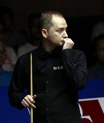 (140912) -- SHANGHAI, Sept. 12, 2014 -- Scotland s Graeme Dott considers a shot against China s Ding Junhui during the quarterfinal of the Snooker Shanghai Masters in Shanghai, east China, Sept. 12, 2014. ) (SP)CHINA-SHANGHAI-SNOOKER MASTERS-DING(CN) DingxTing 