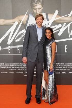 Dirk Nowitzki mit seiner Ehefrau Jessica Olsson bei der Nowitzki - Der perfekte Wurf Kinopremiere am 16.09.14 in Köln Nowitzki - Der perfekte Wurf Kinopremiere in Köln, 2014 