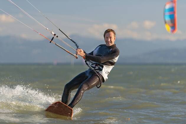 Germany, Baden-Wuerttemberg, Fischbach, Kitesurfer on Lake Constance model released  SH001031