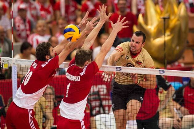 20.09.2014, Spodek, Kattowitz Volleyball, FIVB Volleyball Men s World Championship 2014, Halbfinale, Deutschland (GER) vs. Polen (POL) Block Doppelblock Mateusz Mika ( 20 POL), Piotr Nowakowski ( 1 POL) - Angriff Georg György Gyoergy Grozer ( 9 GER)
