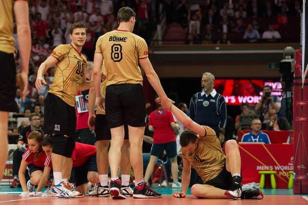 20.09.2014, Spodek, Kattowitz Volleyball, FIVB Volleyball Men s World Championship 2014, Halbfinale, Deutschland (GER) vs. Polen (POL) Lukas Kampa ( 11 GER), Marcus Böhme Boehme ( 8 GER), Christian Fromm ( 1 GER) enttäuscht enttaeuscht traurig