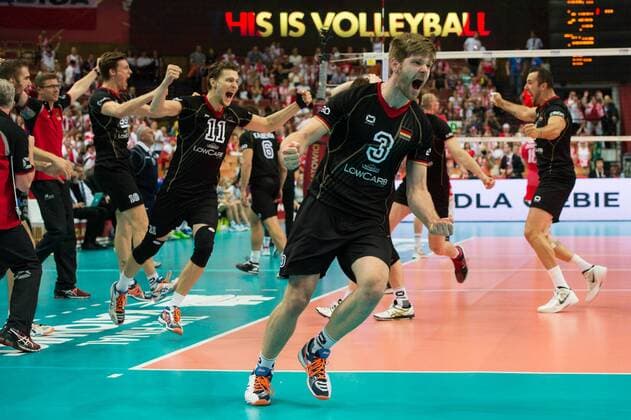 21.09.2014, Spodek, Kattowitz Volleyball, FIVB Volleyball Men s World Championship 2014, Spiel Platz 3 4, Deutschland (GER) vs. Frankreich (FRA) Jubel Deutschland nach dem Matchball Sieg - Sebastian Schwarz ( 3 GER)