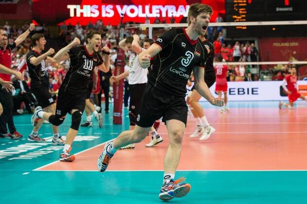 21.09.2014, Spodek, Kattowitz Volleyball, FIVB Volleyball Men s World Championship 2014, Spiel Platz 3 4, Deutschland (GER) vs. Frankreich (FRA) Jubel Deutschland nach dem Matchball Sieg - Sebastian Schwarz ( 3 GER)