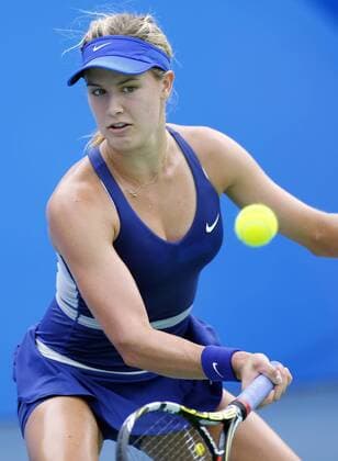 Eugenie Bouchard of Canada returns a shot during the women s singles quarter-finals of the 2014 WTA Tennis Damen Wuhan Open tennis tournament in Wuhan city, central China s Hubei province, 25 September 2014. 20140925_11109