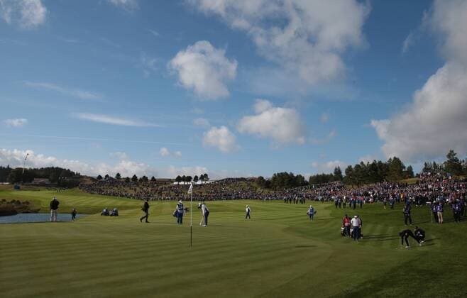 A general view of the 9th green during the morning fourball match between Europe s Rory McIlroy ( Mc Ilroy ) and Rickie Fowler on the second day of the 2014 Ryder Cup in Gleneagles,Scotland on September 27, 2014.  LON2014092728