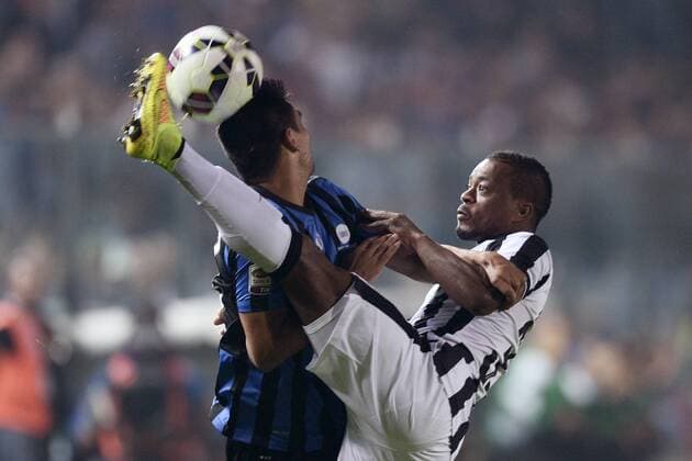 Serie A Atalanta Bergamo - Juventus Turin Patrice Evra-Marcelo Estigarribia 
