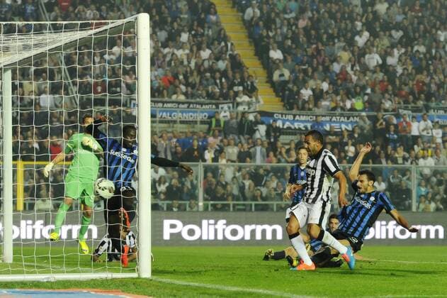 Gol di Carlos Tevez Juventus 0-1. Celelbration goal Atalanta Bergamo - Juventus Turin Serie A giuseppexceleste