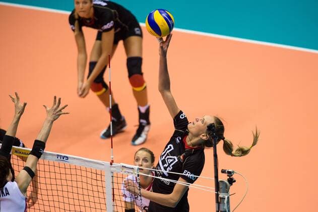 02.10.2014, Pala Trieste, Triest Volleyball, FIVB Volleyball Women s World Championship 2014, 2. Runde, Deutschland (GER) vs. Japan (JPN) Angriff Margareta Kozuch ( 14 GER)