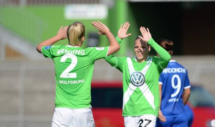 Luisa Wensing (li.) und Isabel Kerschowski (VfL), Jubel, Fussball, Allianz Frauen-Bundesliga, VfL Wolfsburg-1. FFC Turbine Potsdam, xjkx
