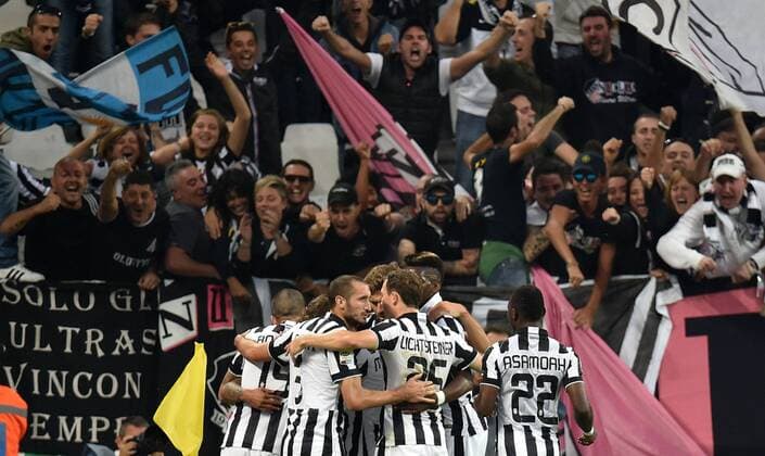 Esultanza Carlos Tevez dopo il gol 2-2 Juventus Goal celebration Torino 05-10-2014 Juventus Stadium, Football Calcio Serie A Juventus - AS Roma. Foto Andrea Staccioli Insidefoto andreaxstaccioli