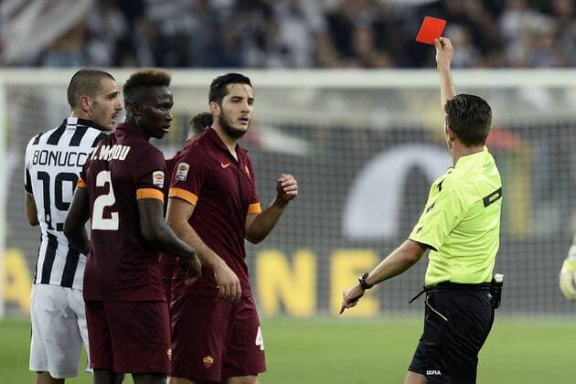 Db Torino 05 10 2014 - Serie A - Juventus Turin vs AS Roma - foto DanielexBuffa Image Sport Pictured: red card Kostas Manolas from referee gianluca rocchi 