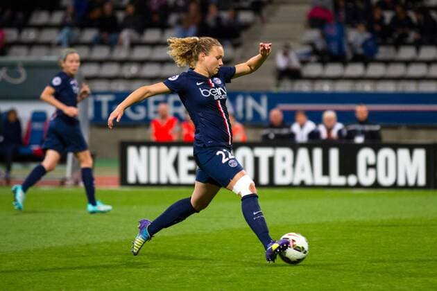 Fussball, Division 1 Feminine, Frankreich, Paris Saint-Germain - FCF Juvisy, v.li.: Sabrina Delannoy (Paris Saint-Germain) Josephine Henning (Paris Saint-Germain) , xsdx