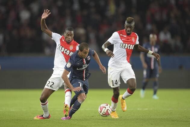 Lucas (PSG) v Geoffrey Kondogbia (Monaco) Tiemoue Bakayoko (Monaco) FOOTBALL : PSG vs Monaco - L1 - 05 10 2014 JBAutissier 