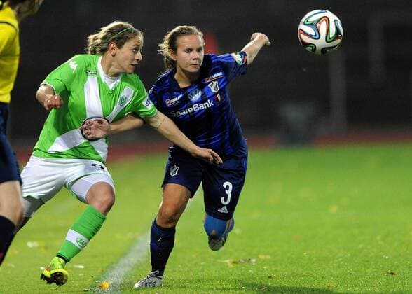Football UEFA Womens Champions League Round 32 - 1st Leg 08.10.2014 Stabaek IF vs. VfL Wolfsburg Line Eithun Hauge (3) - Stabaek Anna Blässe (9) - Wolfsburg 