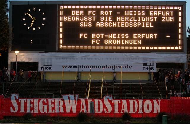 GER, 3.Liga, Steigerwald Abschiedsspiel, FC Rot Weiss Erfurt 08.10.14, Erfurt, Steigerwaldstadion, GER, 3.Liga, Saison 2014 2015, Abschiedsspiel Steigerwaldstadion Steigerwald Abschiedsspiel vor dem Umbau, FC Rot Weiss Erfurt im Bild Anzeigetafel verweist auf das Abschiedsspiel