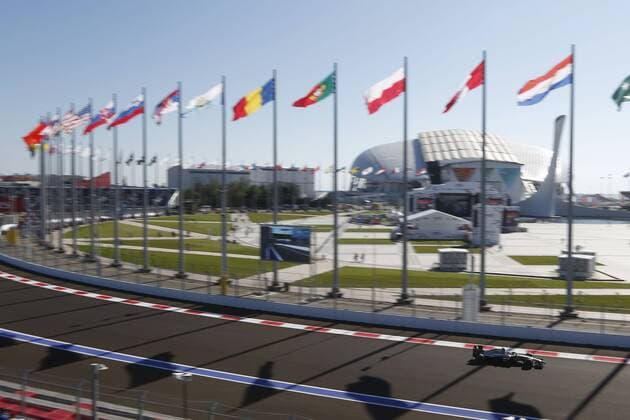 Motorsports: FIA Formula One World Championship 2014, Grand Prix of Russia, 20 Kevin Magnussen (DEN, McLaren Mercedes), xHOCHxZWEIx