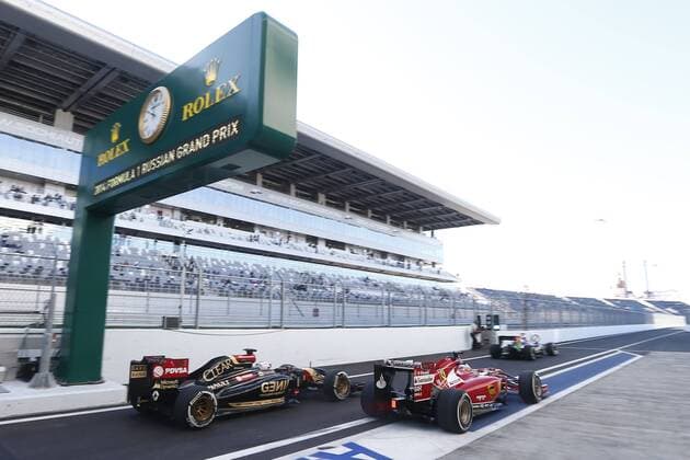 Motorsports: FIA Formula One World Championship 2014, Grand Prix of Russia, 8 Romain Grosjean (FRA, Lotus F1 Team), 14 Fernando Alonso (ESP, Scuderia Ferrari), xHOCHxZWEIx