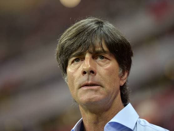 11.10.2014, Fussball Europameisterschafts-Qualifikation 2014 2015, 2.Spieltag. Polen - Deutschland, im Nationalstadion in Warschau (Polen). Bundestrainer Joachim Löw (Deutschland) nachdenklich. 