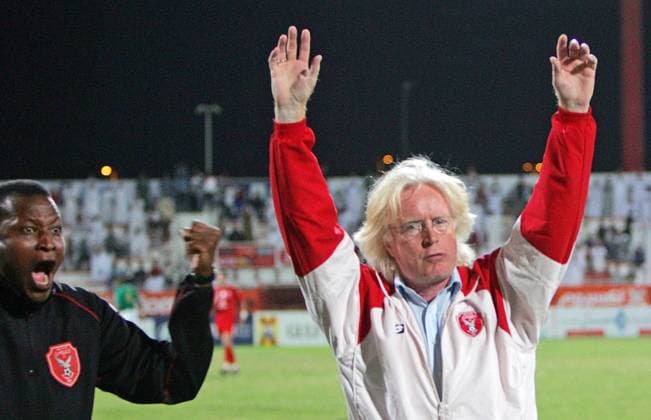 Schäfer 12.01.2006, Fussball, Al Ahli Club Dubai - Al Shabab Club Dubai (2:1): v.l. Luca Musabasa (Co-Trainer), Winfried Schäfer (Trainer Al Ahli).